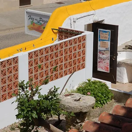 Residencia Faz As Pazes Guest house *